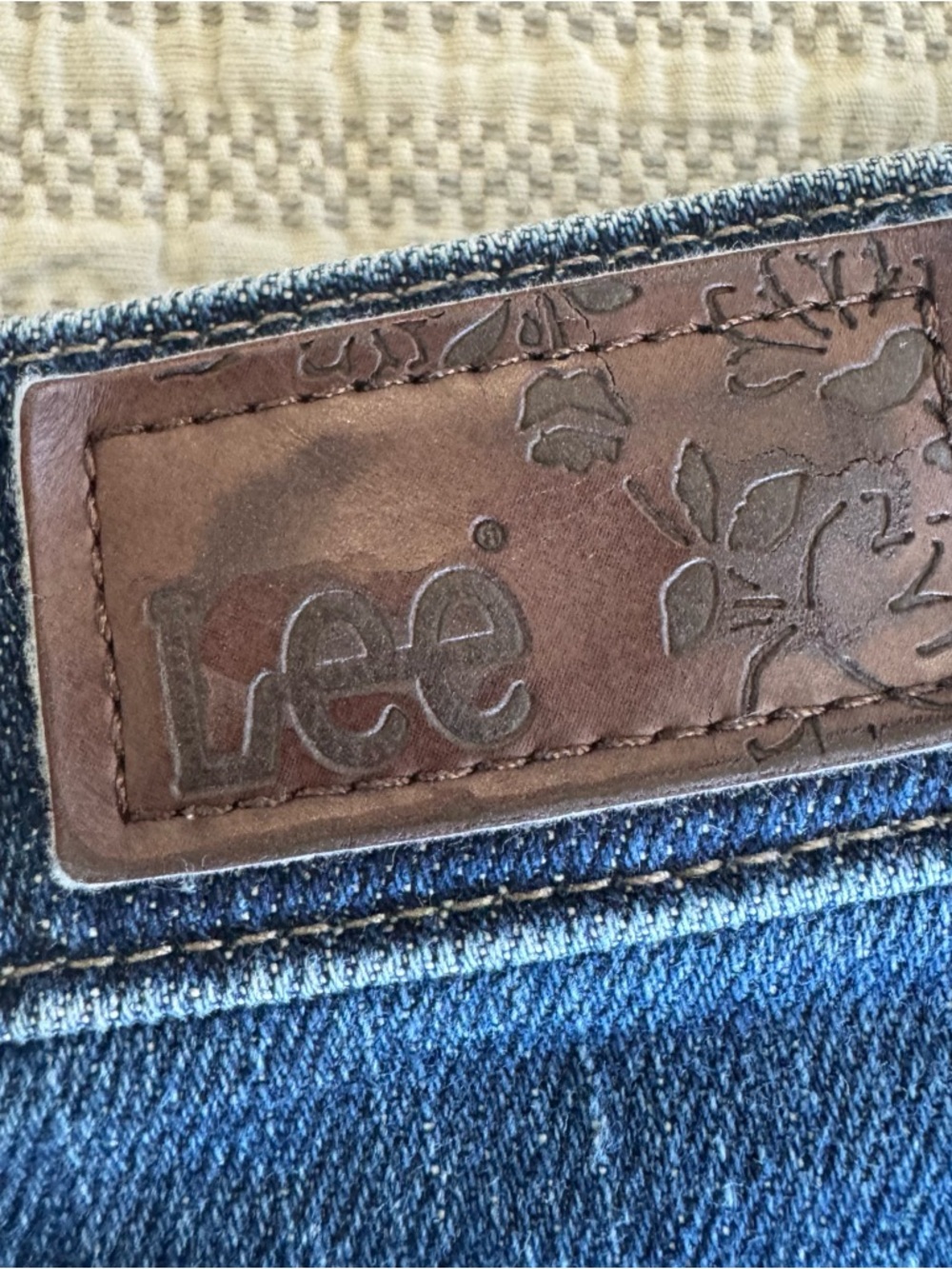 Lee Women’s Size 12 Long - On Waist - Straight Leg Jeans - Classic Blue Denim - Picture 7 of 11